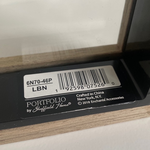 Set of three Wooden freestanding frames with card stock images - Picture 7 of 9